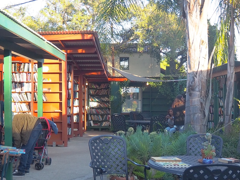 アウトドアブックストア