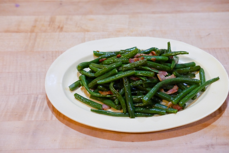 インゲンとベーコンの炒め物