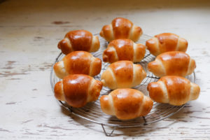 テーブルロール焼けた♪