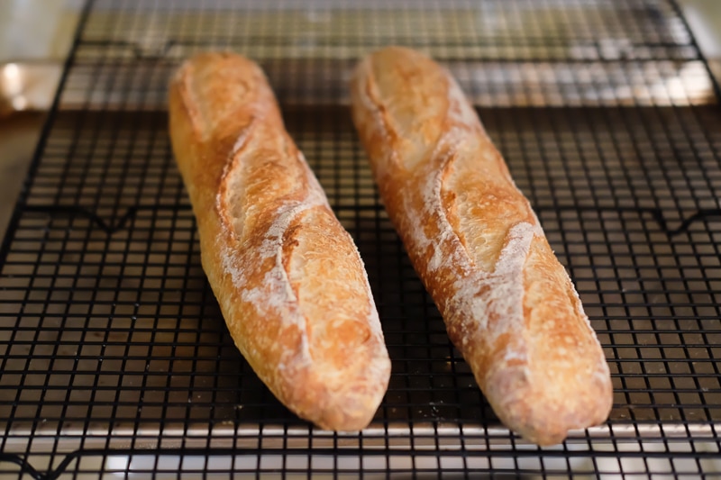 いい感じに焼けた、バゲット