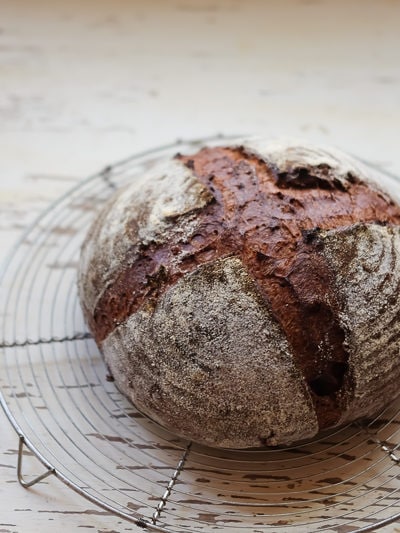 くるみとダークチョコのカンパーニュ