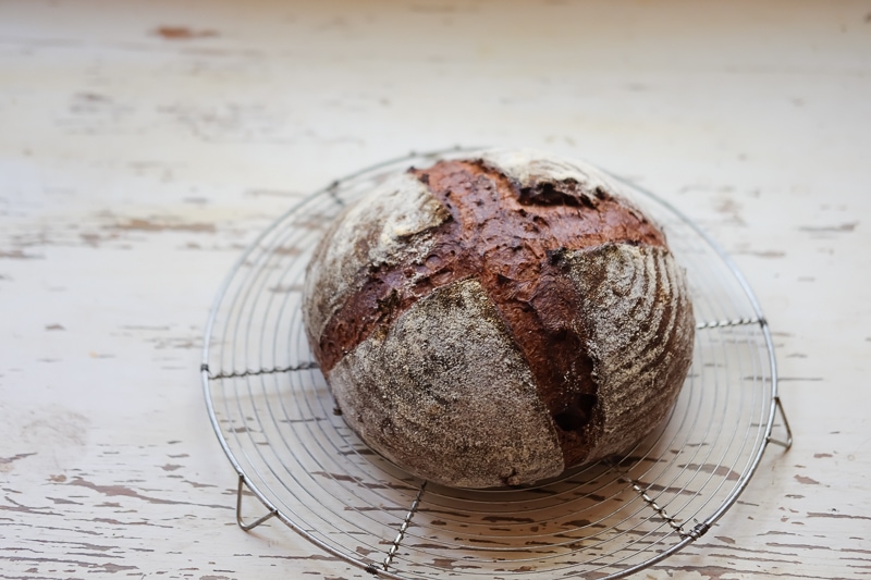 くるみとダークチョコのカンパーニュ
