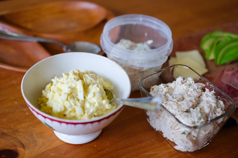 たまごサラダやチキンサラダ