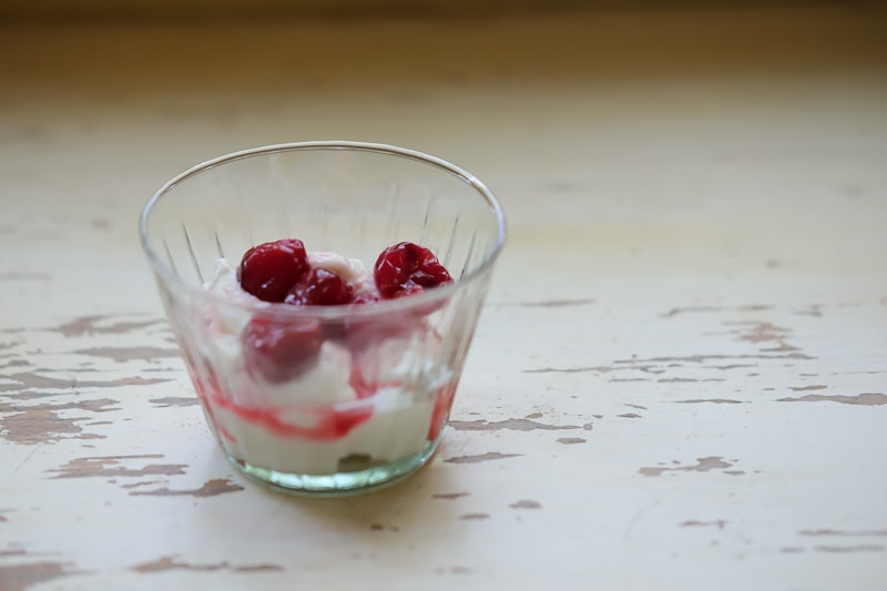ヨーグルト＋チェリーコンポート