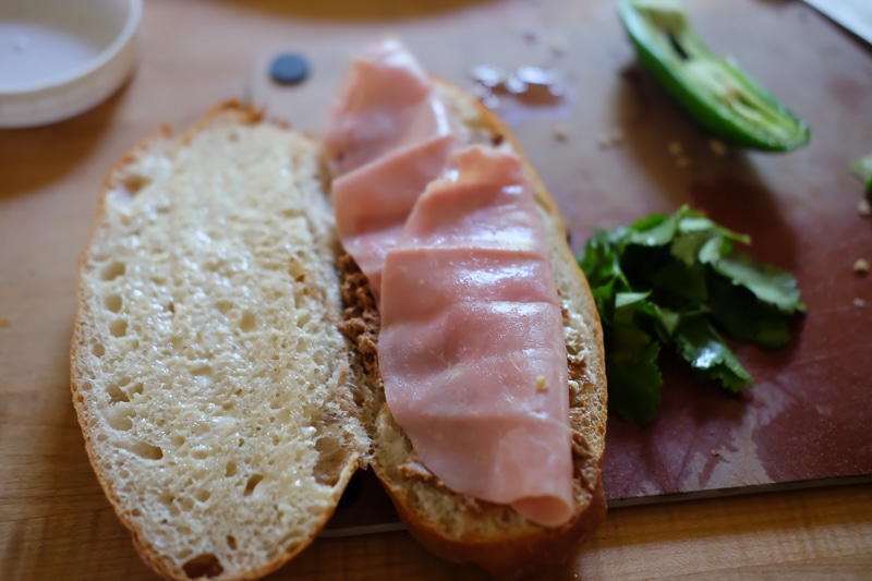 ハムを乗せる