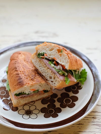 半分に切って召し上がれ