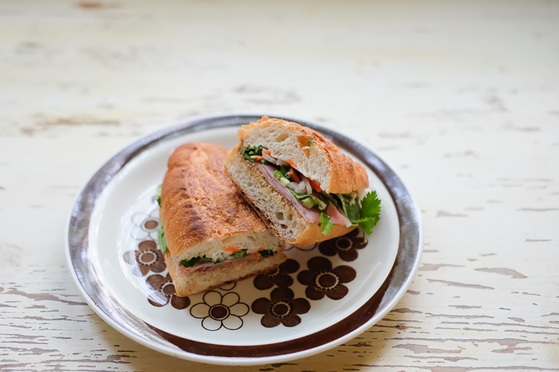 半分に切って召し上がれ