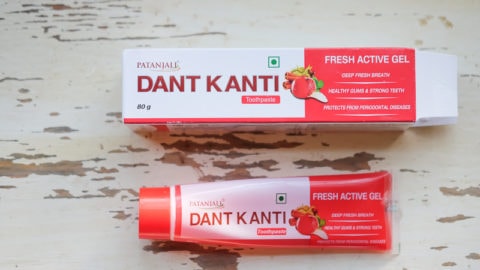 インドの歯磨き粉
