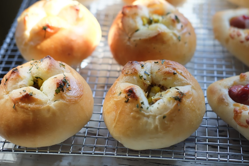 カレー風味のツナコーンパン