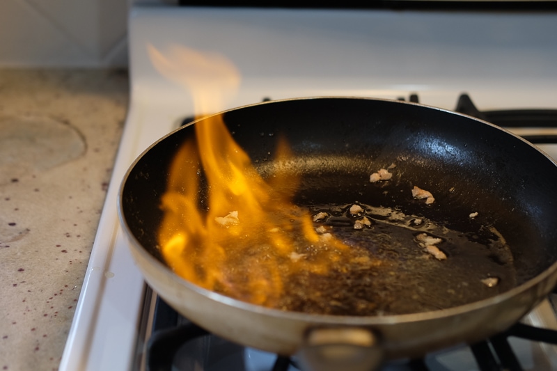 フランベします