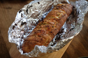 ローズマリーガーリックチーズブレッド