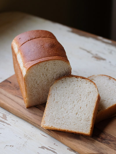 レーズン酵母の食パン