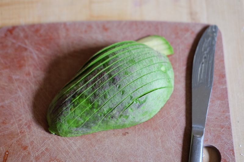 アボカドを切る