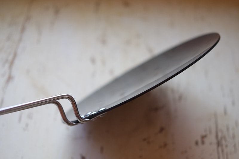 薄くてフラット