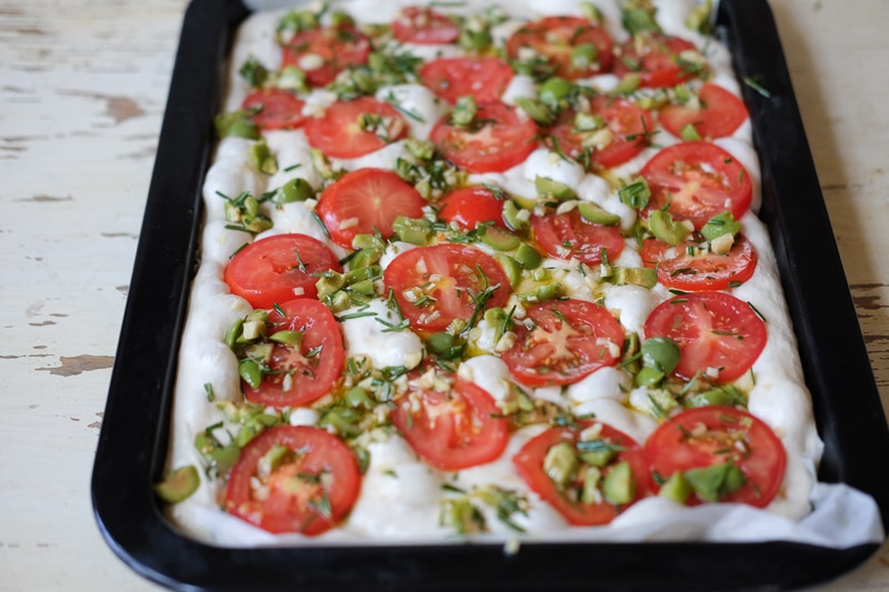 トマト、オリーブ、ガーリック、ローズマリー