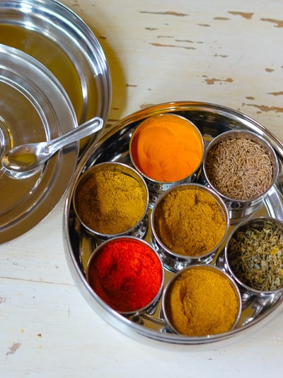 インドのスパイス入れ