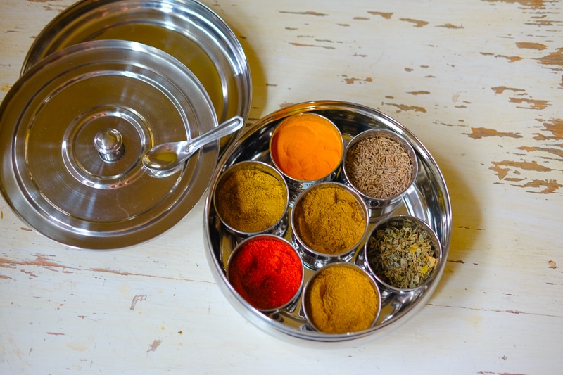 インドのスパイス入れ