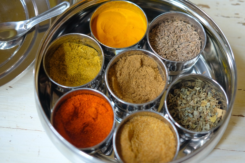 ７種のスパイスが入る