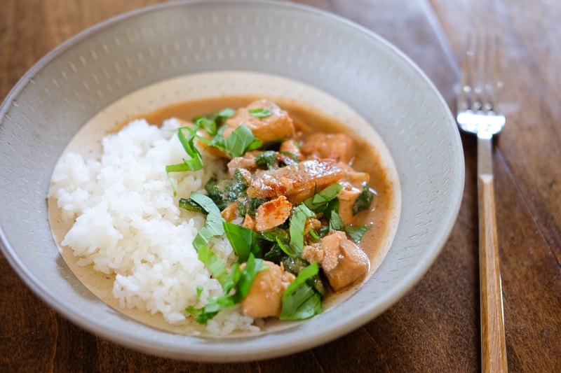 サーモンのみそ風味カレー？