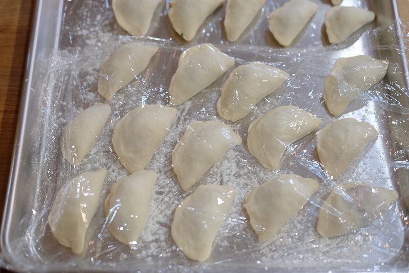 包み終えた餃子