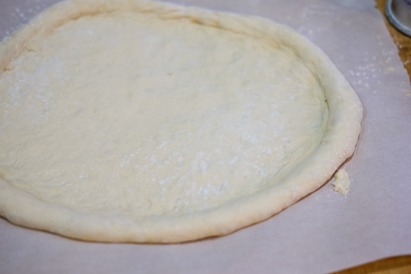 ピザ生地伸ばすの楽しい