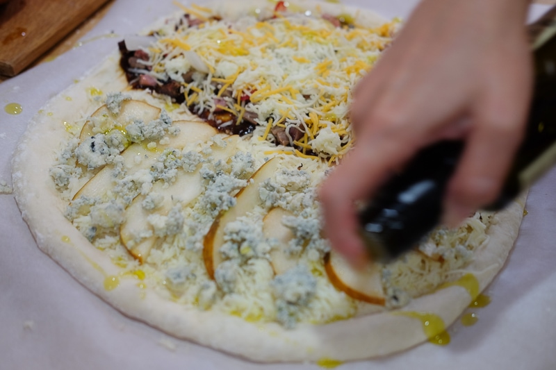 BBQと洋ナシゴルゴンゾーラ