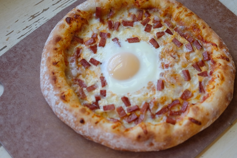目玉焼きピザ
