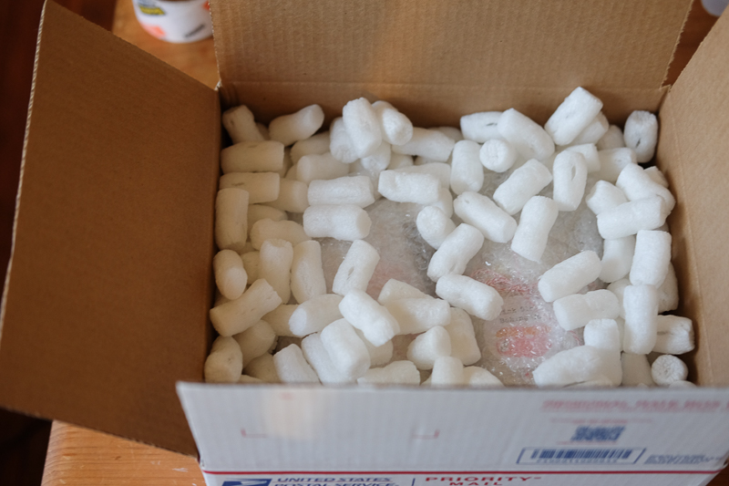 上にもピーナッツ