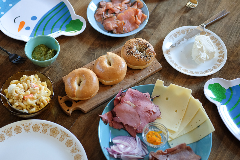 ベーグルのオープンサンド