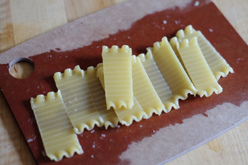 ラザニアを切って