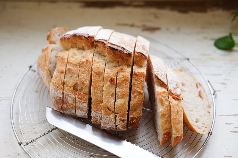 ブレッドナイフ