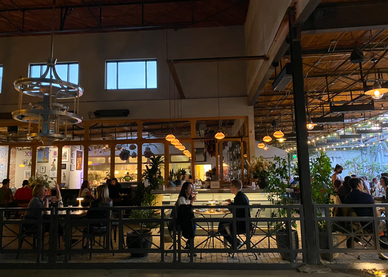 雰囲気よい店内