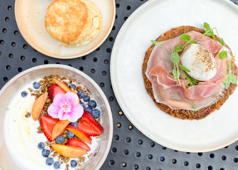 ヨーグルト、ポテトパンケーキ